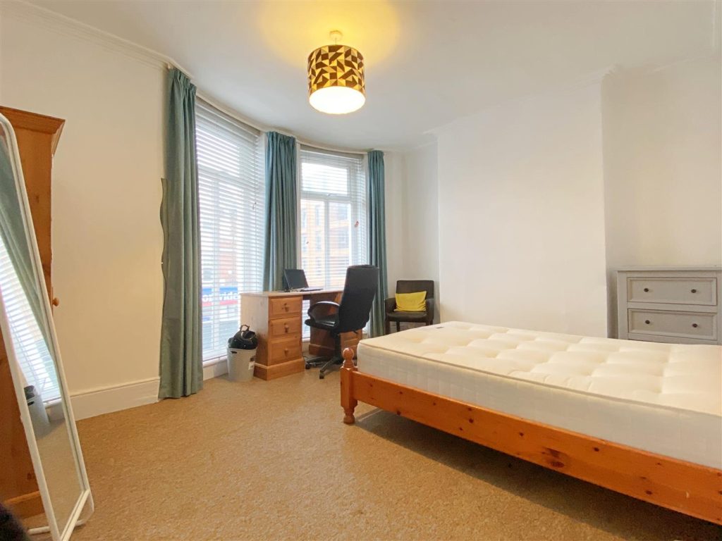 London Road – FLAT SHARE BEDROOM