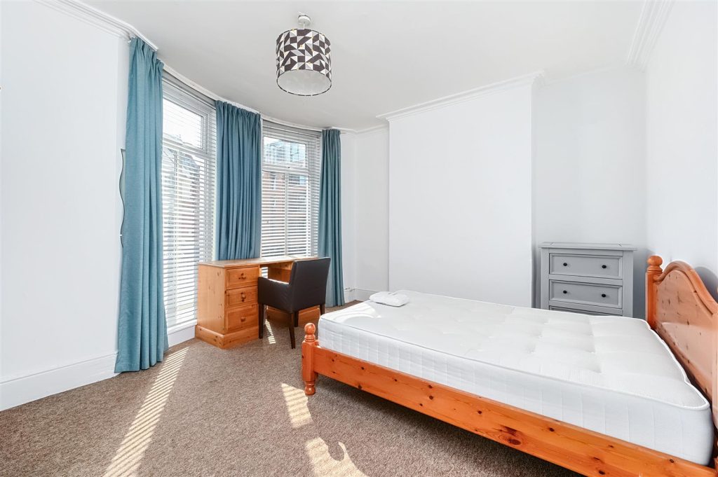 London Road – BILLS INC BEDROOM