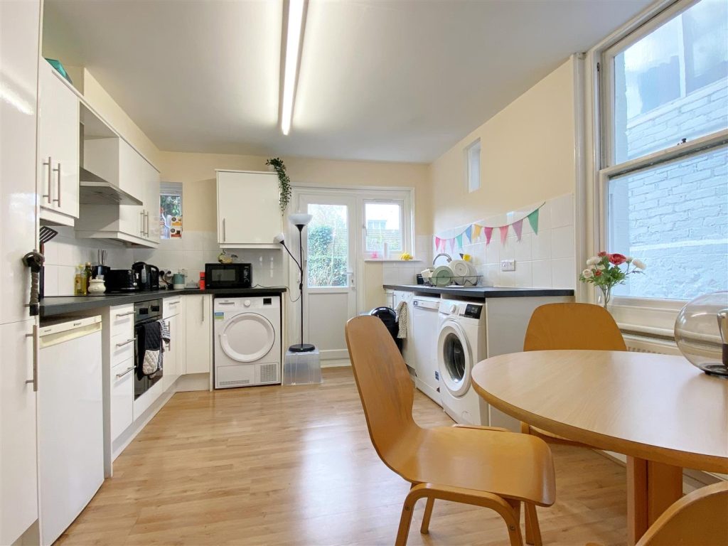 Upper Abbey Road – Next to Hospital