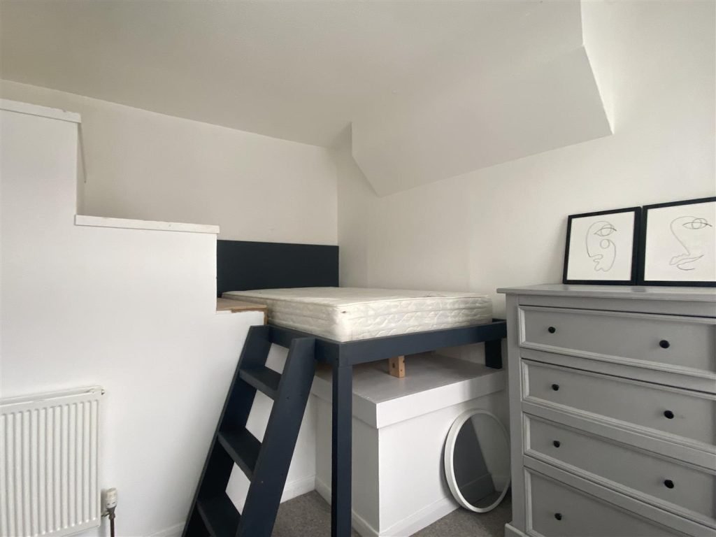 London Road – FLAT SHARE BEDROOM