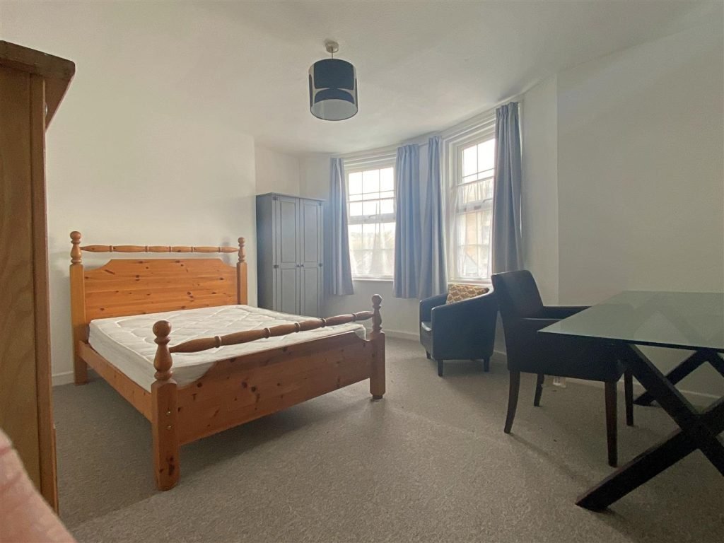 London Road – FLAT SHARE BEDROOM