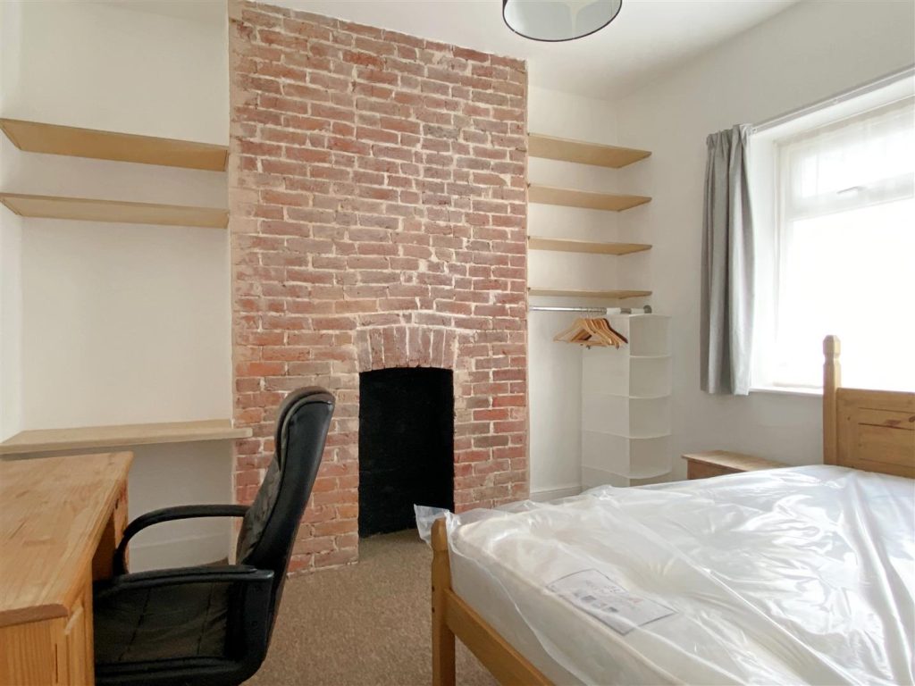 London Road – FLAT SHARE BEDROOM