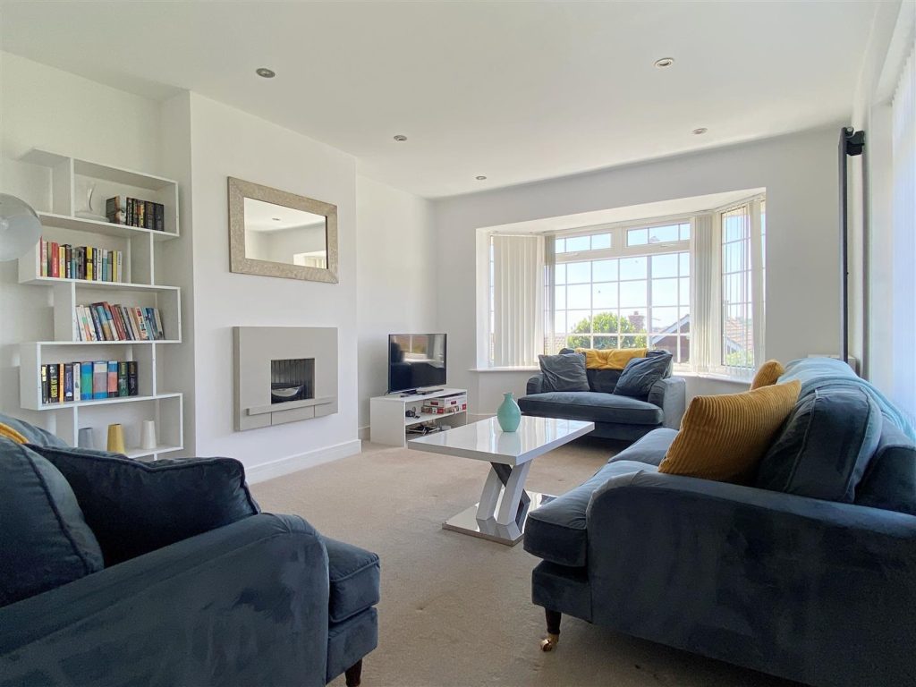 Desmond Way – Spacious & Modern