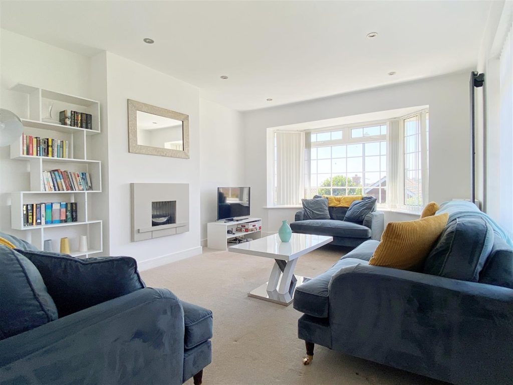 Desmond Way – Spacious & Modern