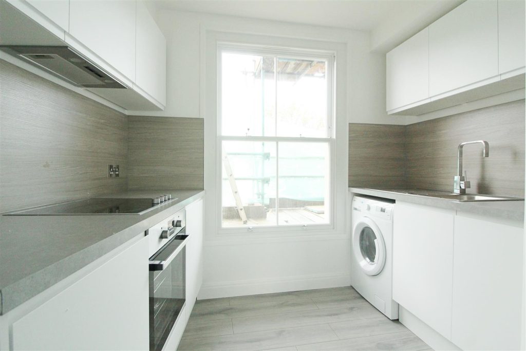 Buckingham Place – Modern Studio