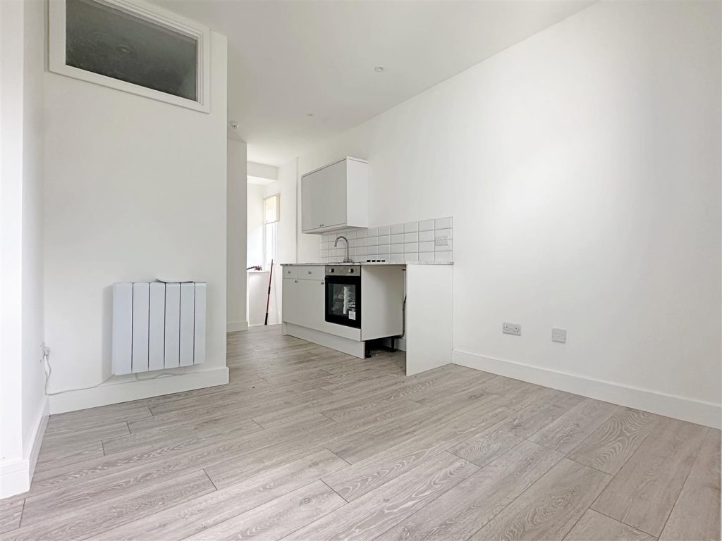 Lansdowne Place – Modern Studio