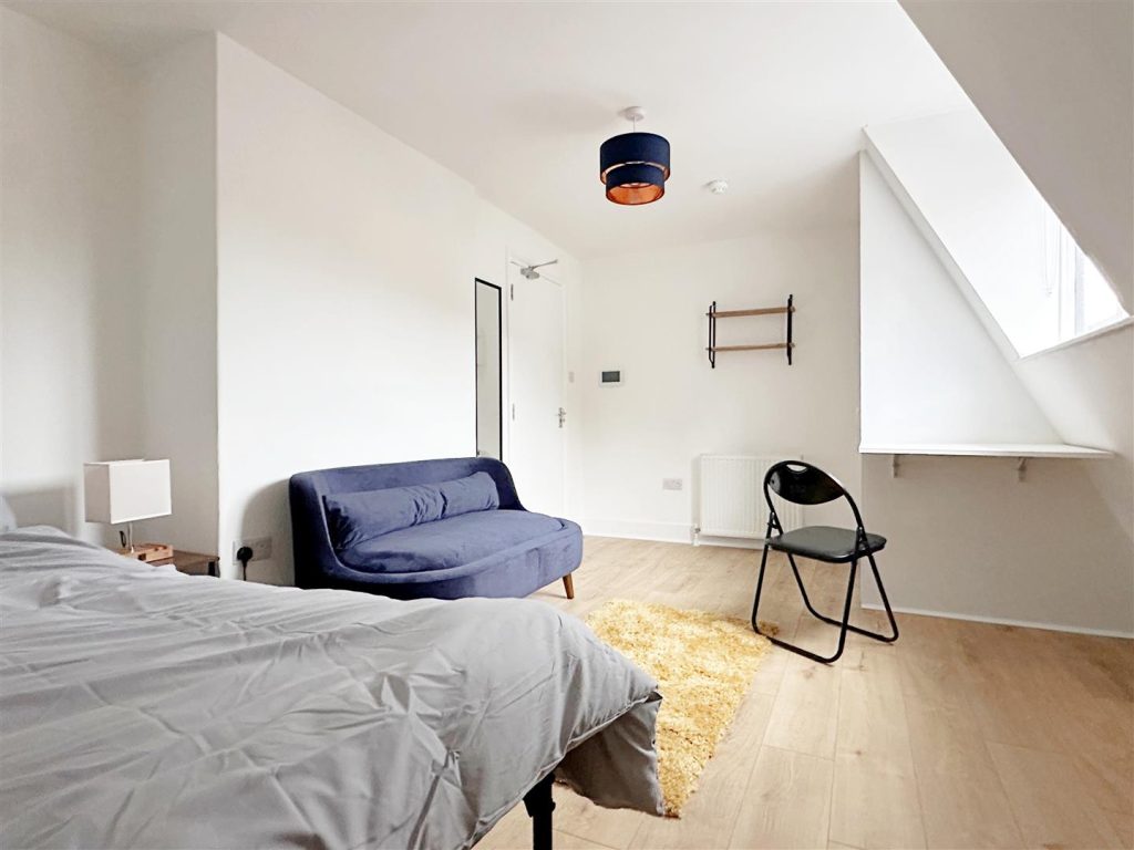 North Road – BILLS INC BEDROOM