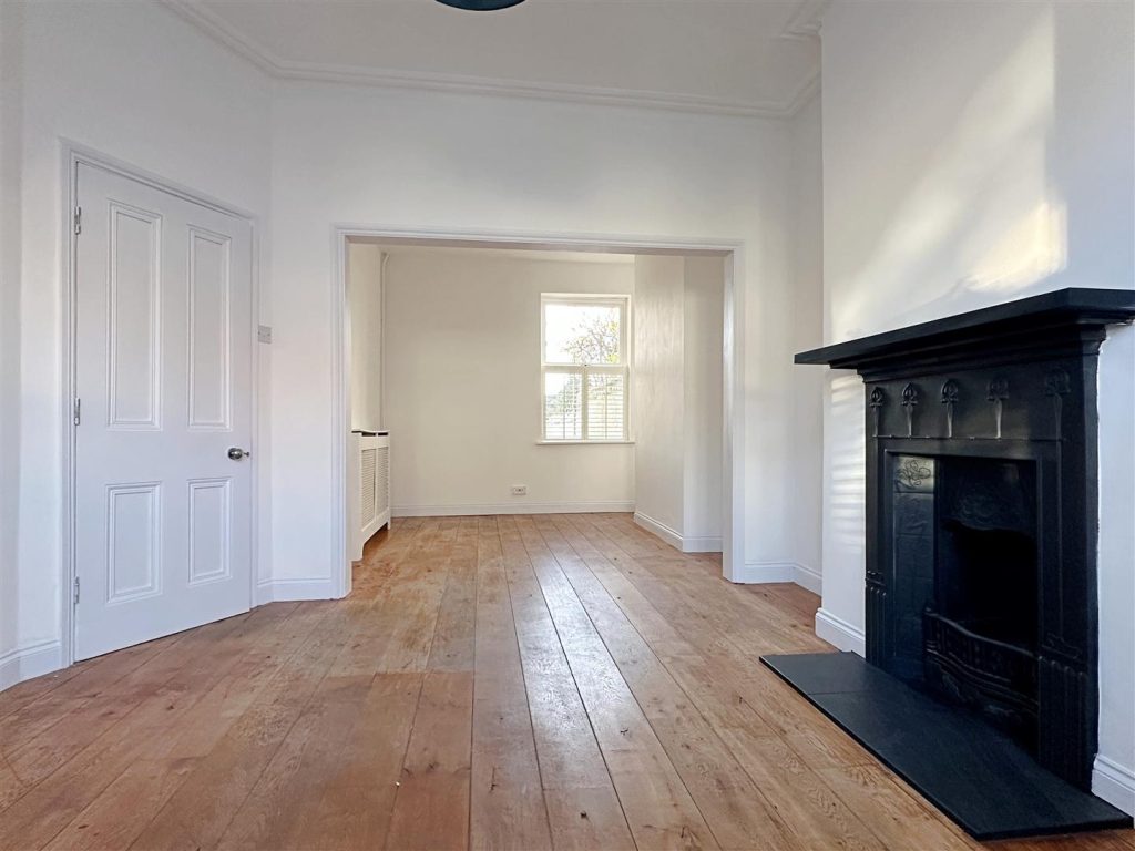 Maldon Road – Spacious