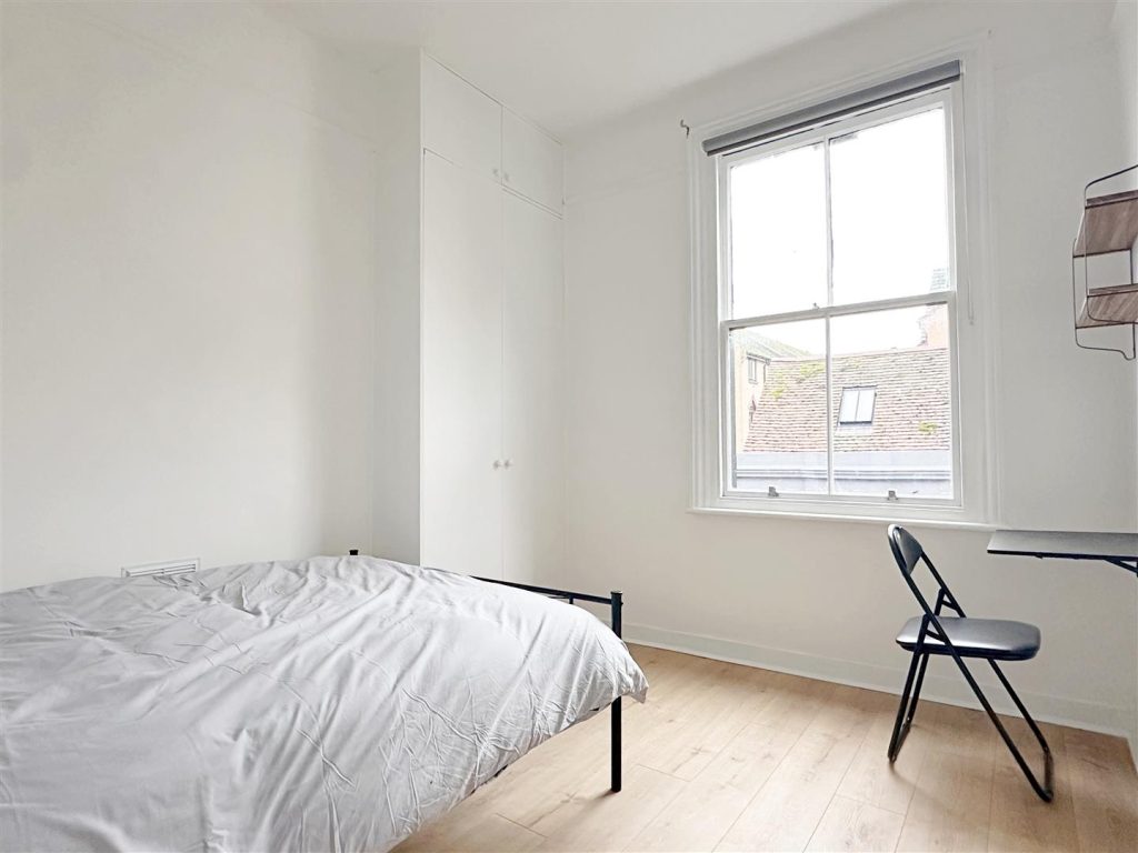 North Road – BILLS INC BEDROOM