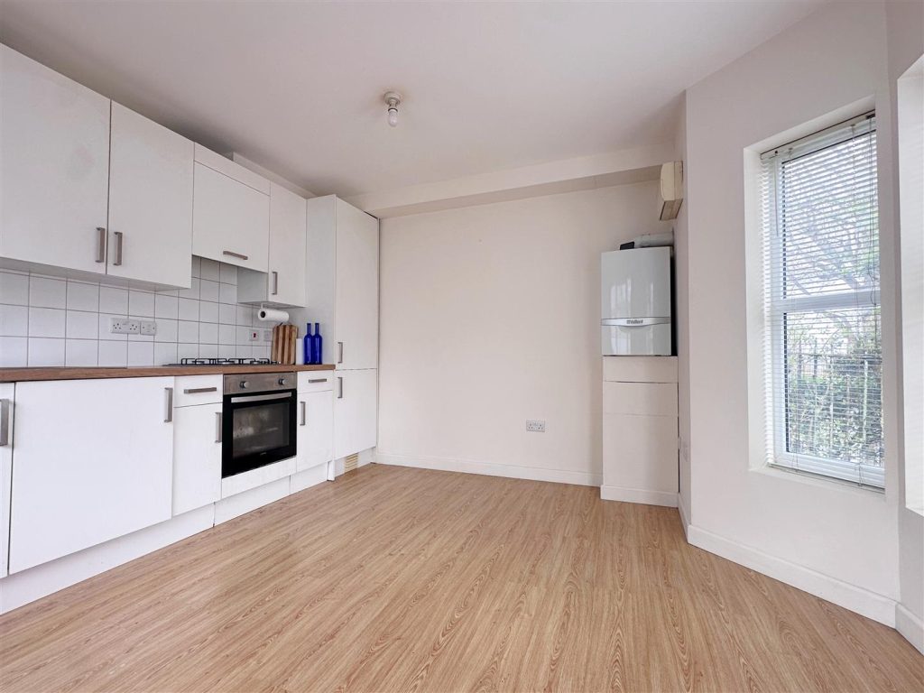 Elm Grove – Private Entrance